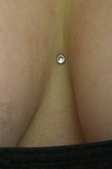 Haut Piercing Brust